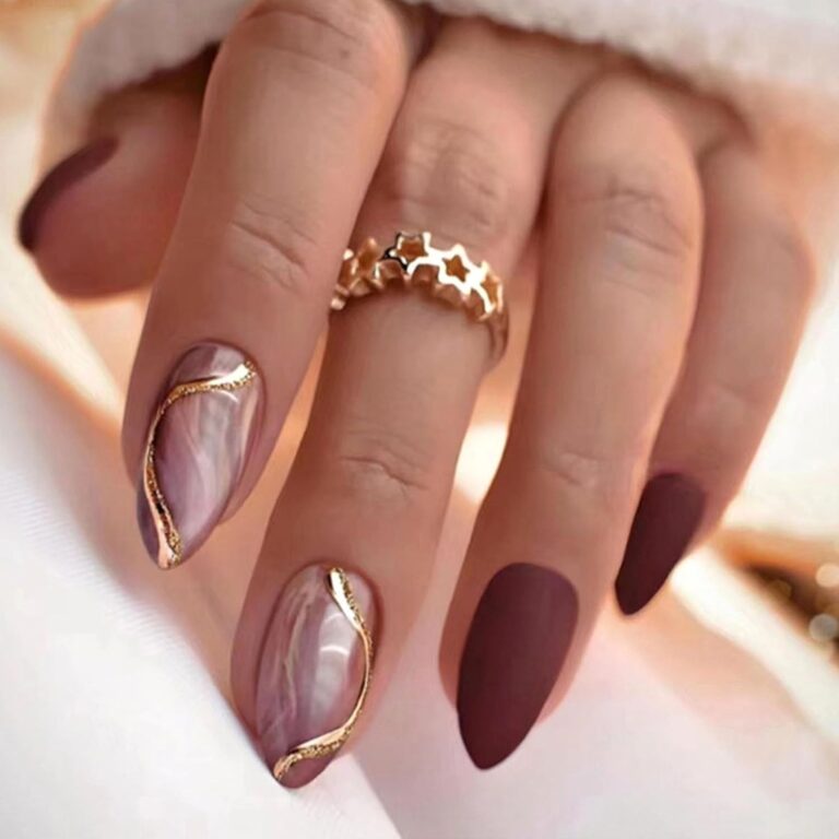15 Diseños de uñas casuales para lucir increíble durante el otoño