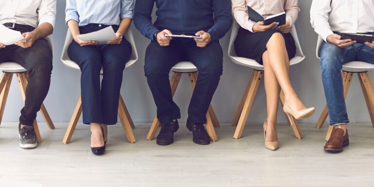 ¿Cómo vestir para una entrevista de trabajo? Consejos de estilo para triunfar